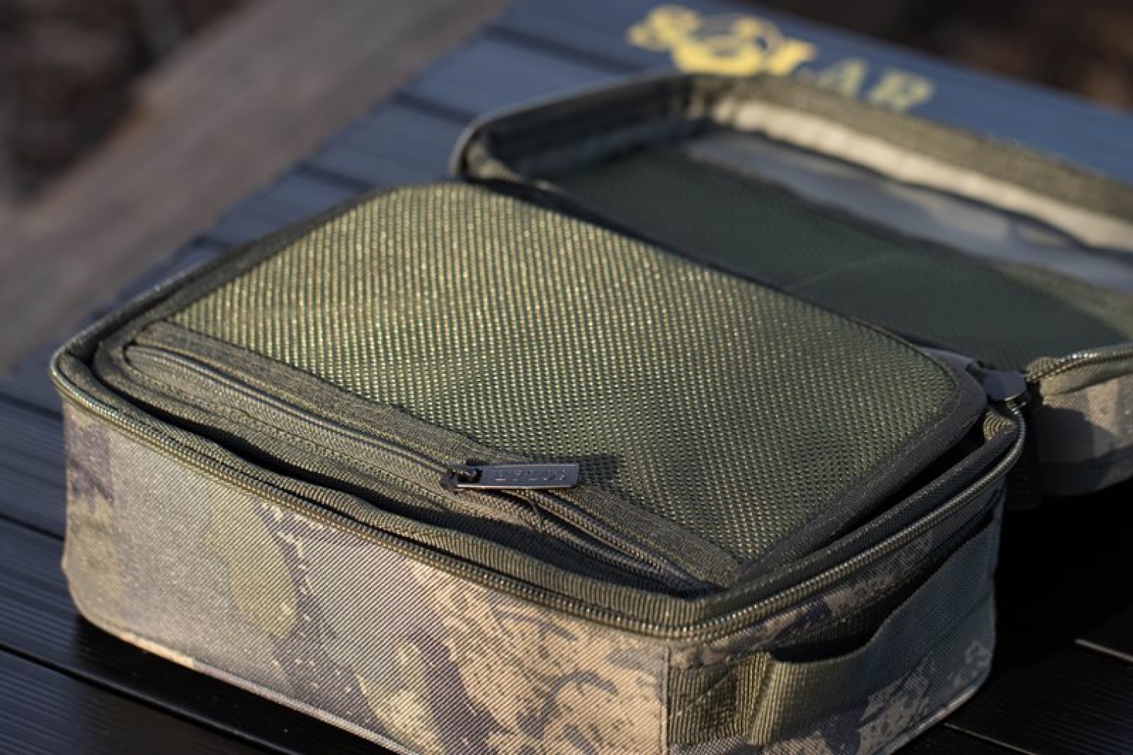 Solar Undercover Camo Multipouch Compact