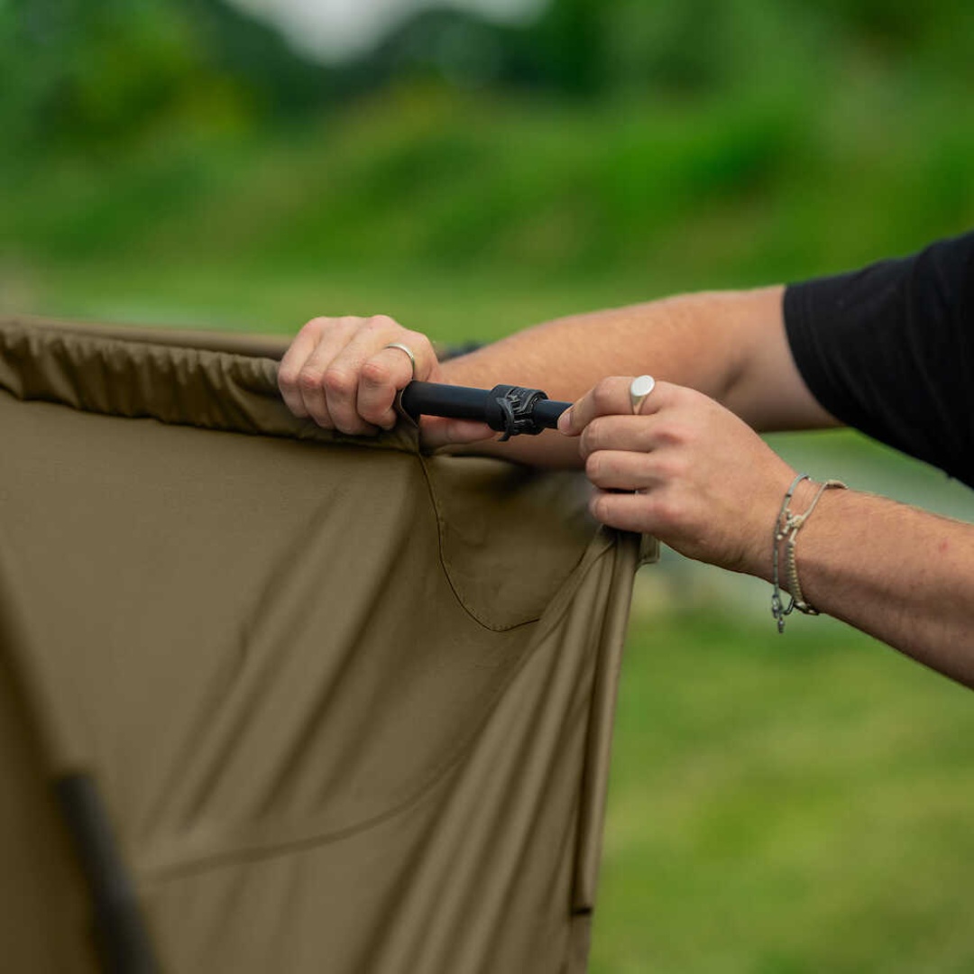 Avid Carp Exo + Bivvy