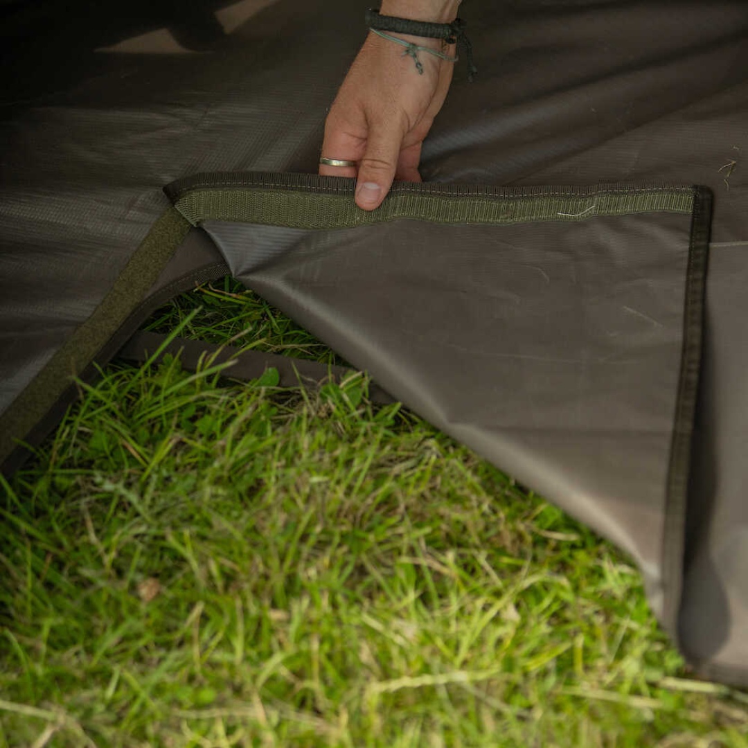 Avid Carp Exo + Bivvy