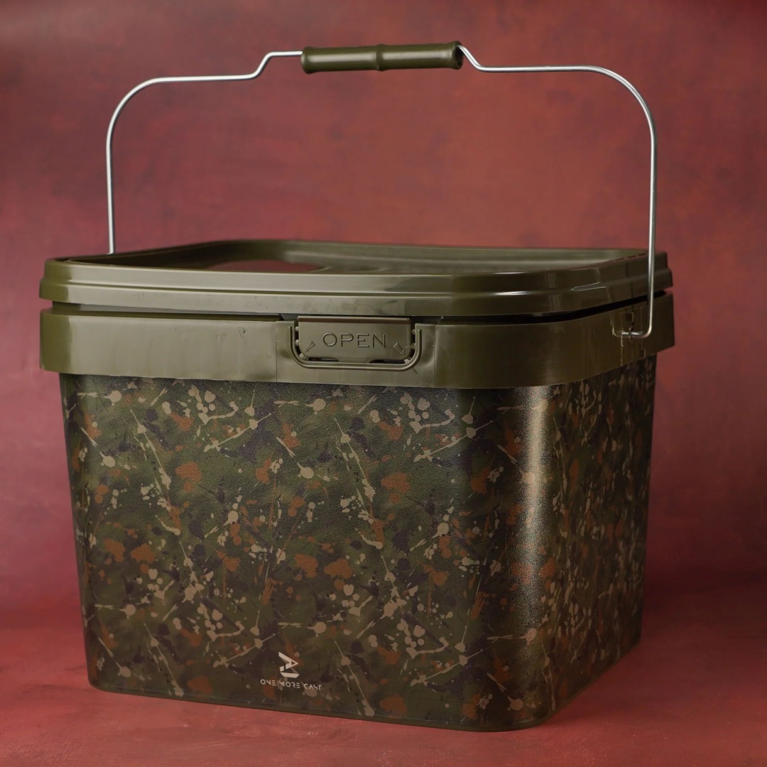 One More Cast Splash Camo Bucket