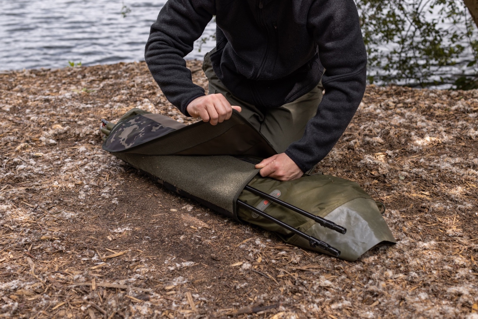 Korda Compac Bivvy Wrap - Black Camo