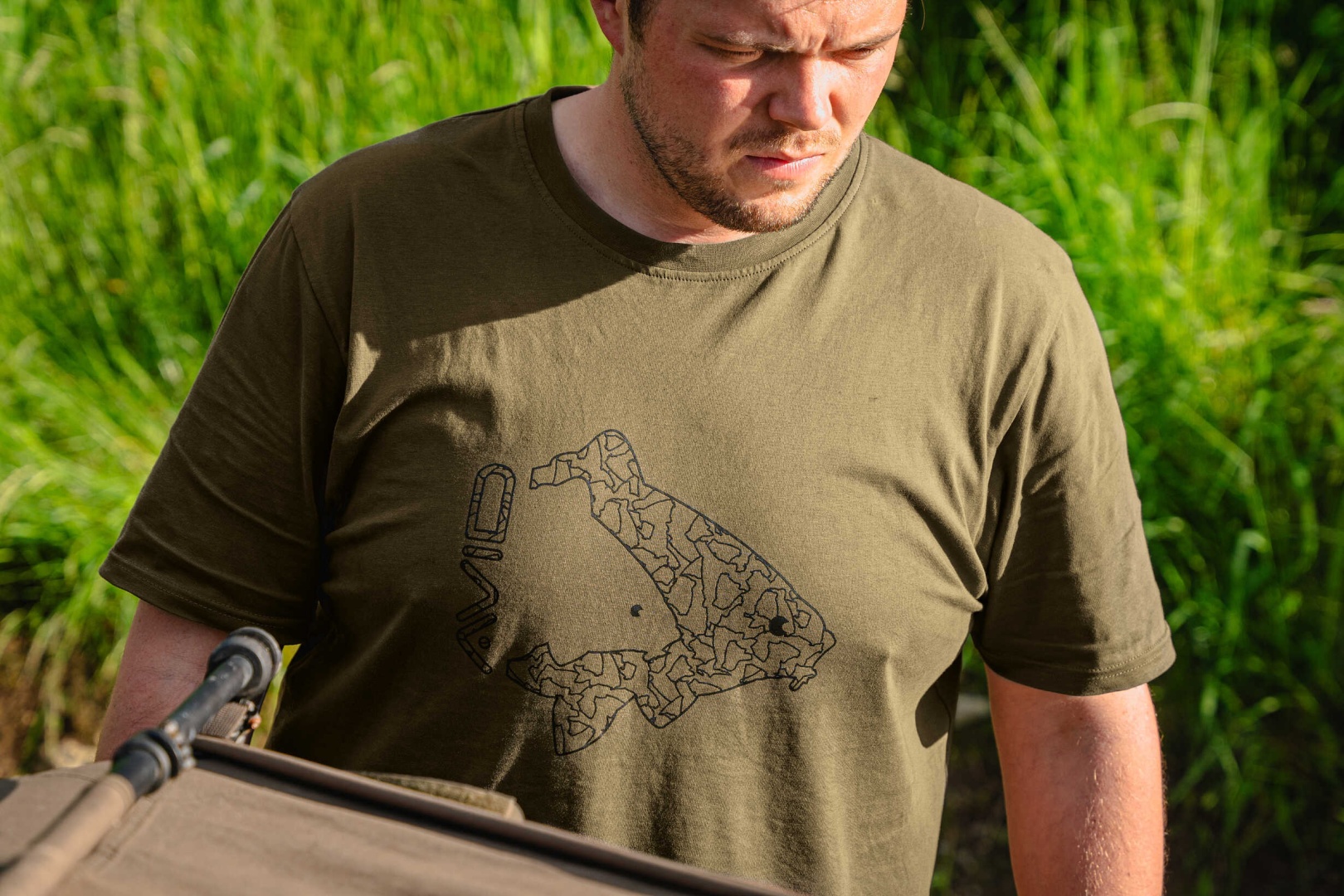 Avid Carp Icon T-Shirt - Khaki