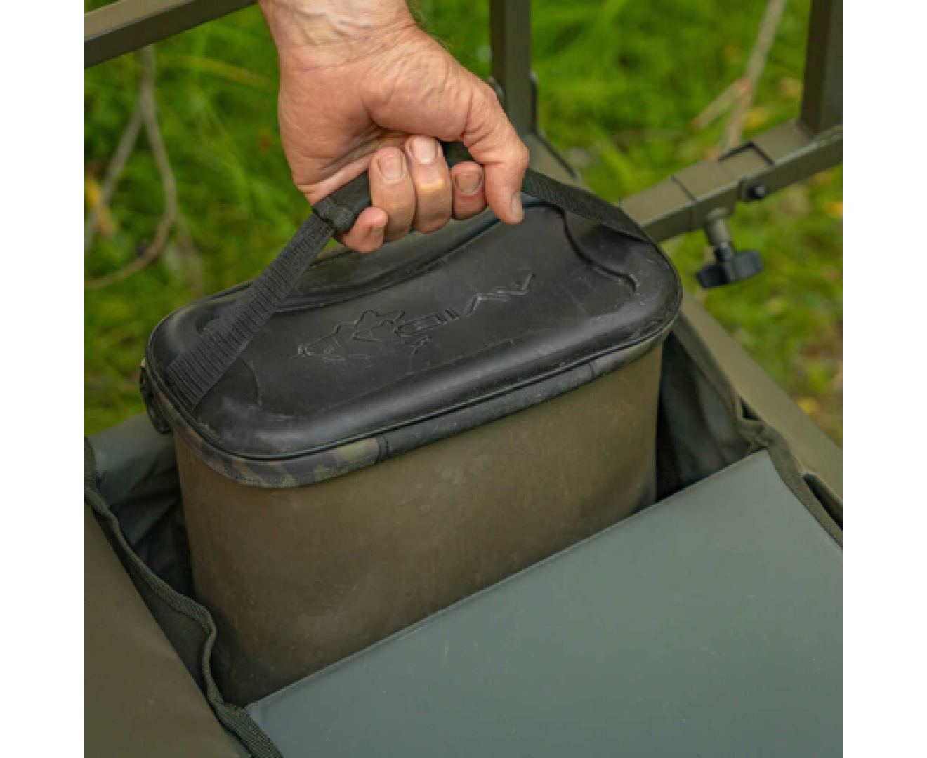 Avid Carp Revolve Session Barrow