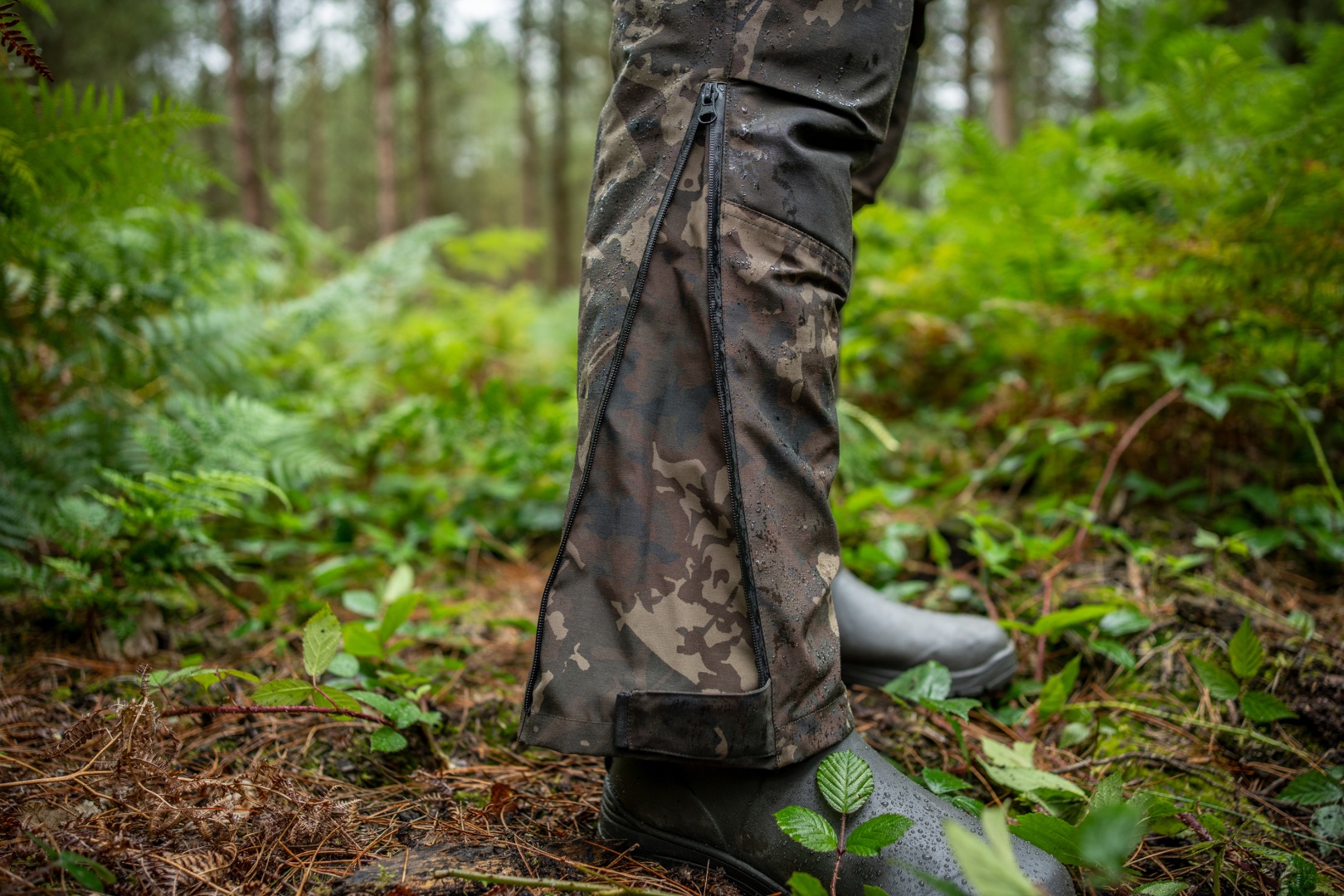 Nash Zero Tolerance Helluva Waterproof Bib and Brace CAMO