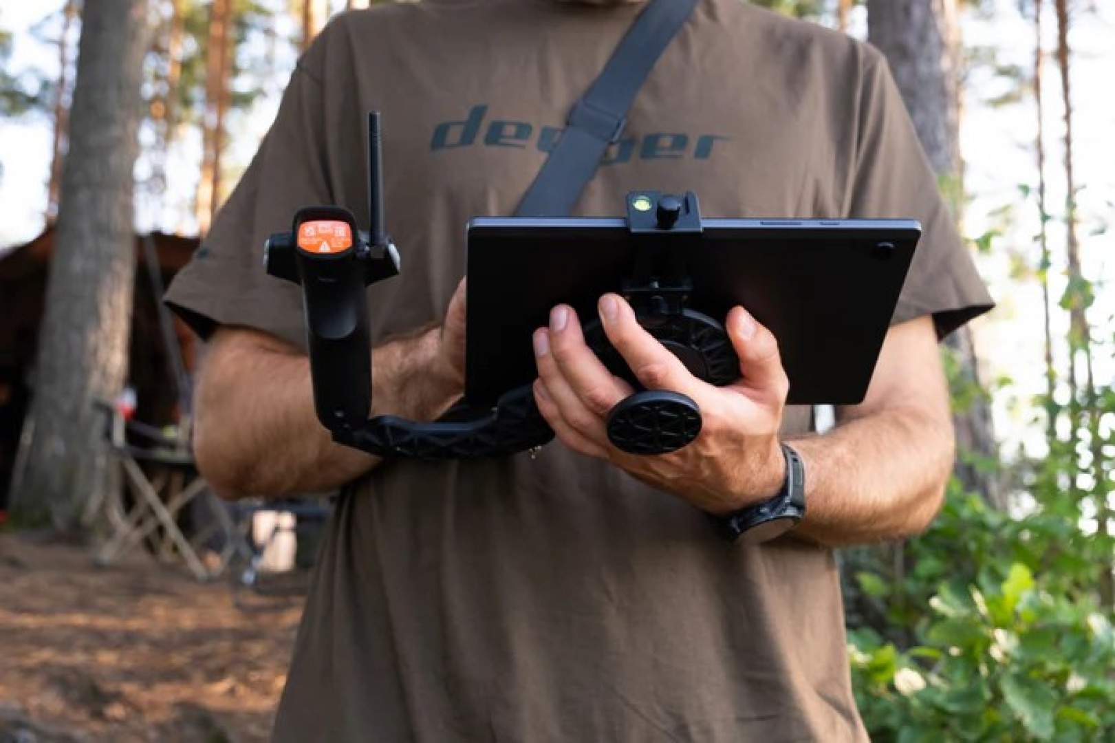 Deeper Quest Tablet Holder